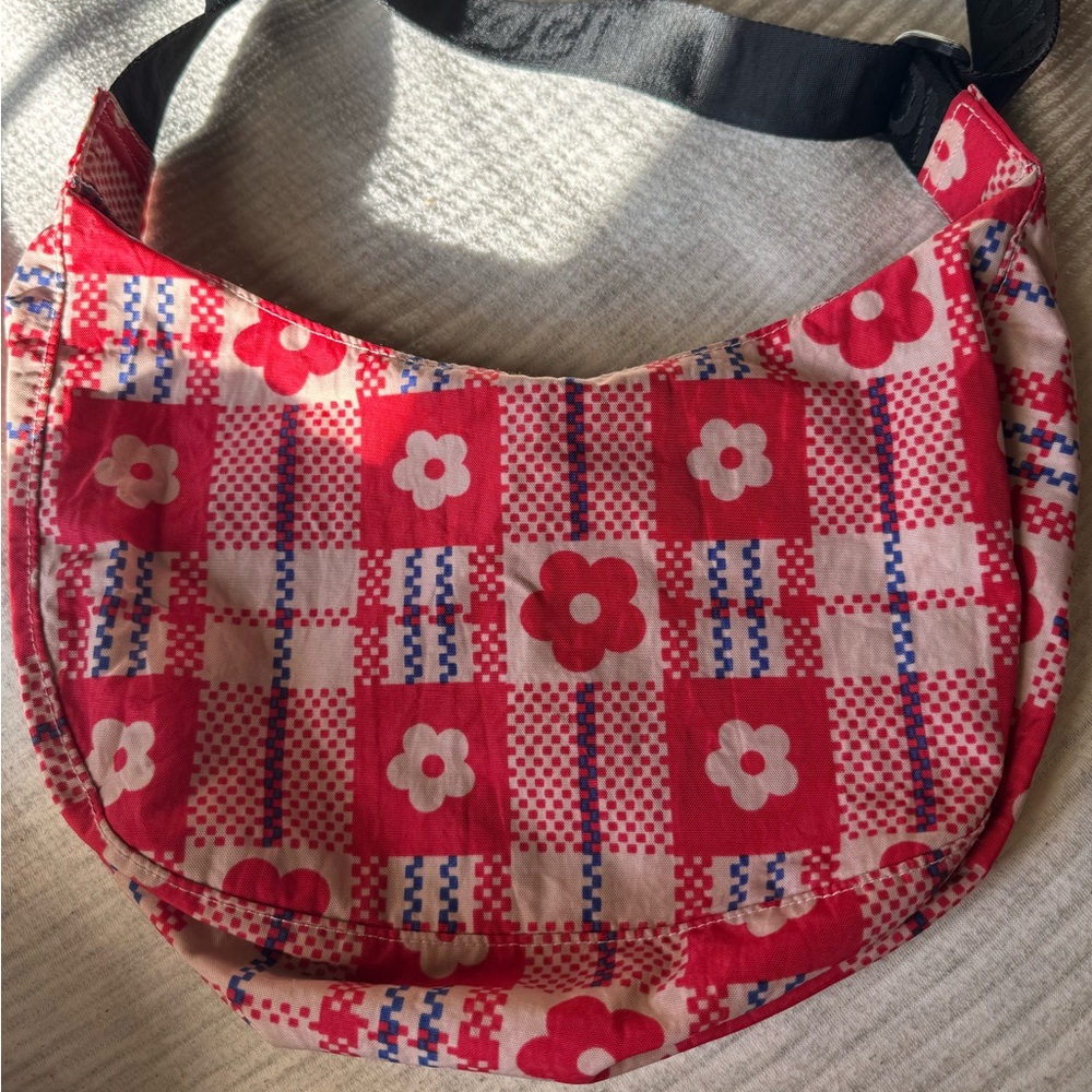BAGGU x Sandy Liang Medium Crescent Bag - Picture 2 of 5